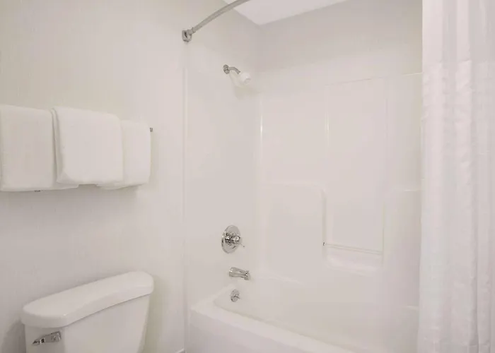 Hotel Express By Marriott 2*