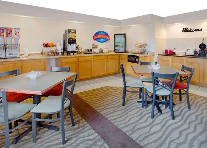 Hotel Express By Marriott Freeport