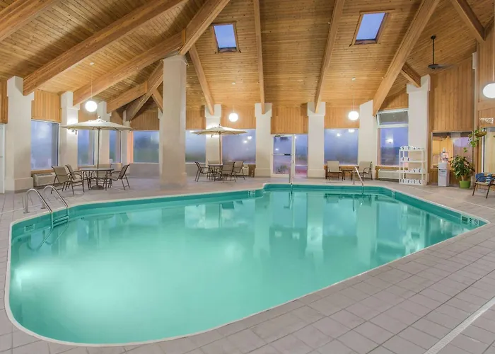 Hotel Express By Marriott Freeport