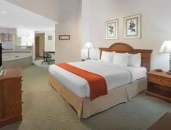 Hotel Express By Marriott Freeport