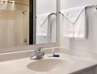 Hotel Express By Marriott Freeport